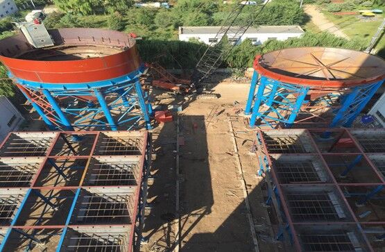 脫硫塔主體采用全自動焊機完成.jpg 脫硫塔主體采用全自動焊機完成.jpg