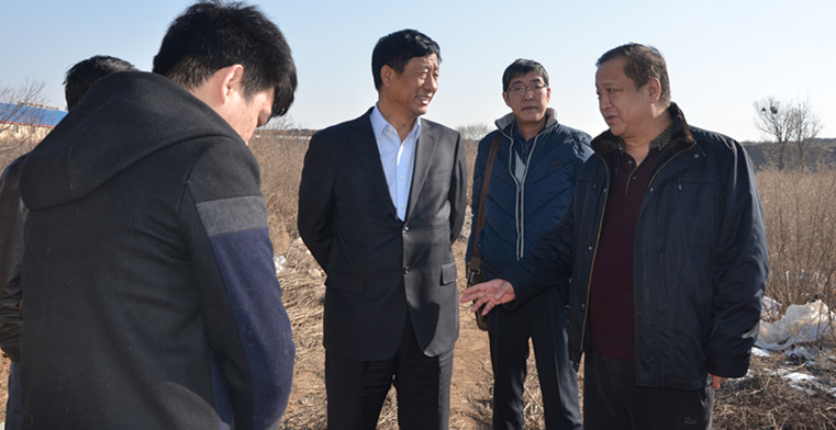 實地察看車站北街的斷頭路。.jpg 實地察看車站北街的斷頭路。.jpg